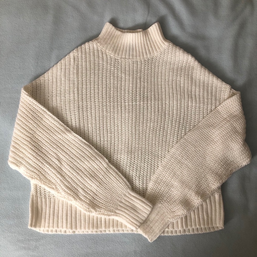 NEW H&M white knit turtle neck